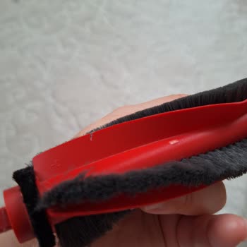 Yeni Roborock Süpürgede Lastik Kesikleri Ve Cevapsız Müşteri Hizmeti