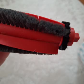Yeni Roborock Süpürgede Lastik Kesikleri Ve Cevapsız Müşteri Hizmeti
