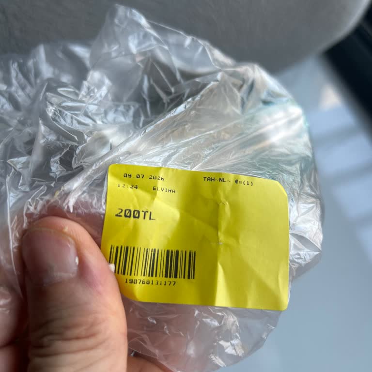 Etiketsiz 200 TL Tahinli Pide Şoku