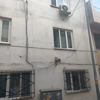 Eski Telekom Kabloları Ve Kutu Sisteminin Ev Dış Cephesinden Kaldırılması Talebi