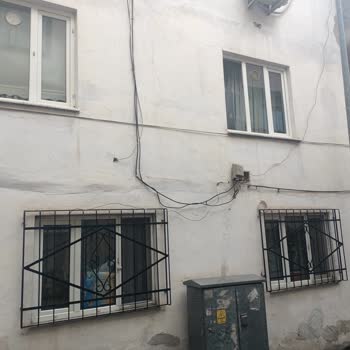 Eski Telekom Kabloları Ve Kutu Sisteminin Ev Dış Cephesinden Kaldırılması Talebi