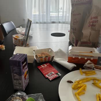Kids Hamburger Köftesi Yanık Ve Simsiyah Geldi