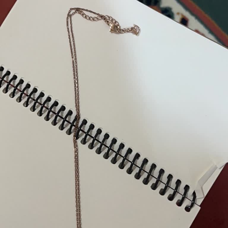 Swarovski Kuğulu Kolyenin Renk Atması Ve Deforme Olması Nedeniyle Ücretsiz Değişim Talebi