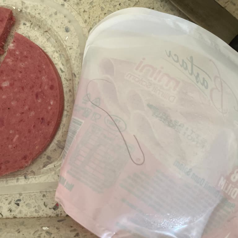 Baştacı Aç Bitir Salamda Kıl Tespiti Ve Müşteri Hizmetlerine Ulaşılamaması
