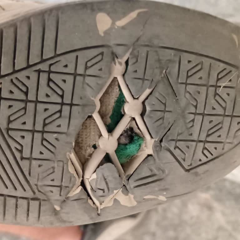 Puma Ayakkabısının Tabanı Deforme Oldu, Yetkili İnceleme Cevapsız