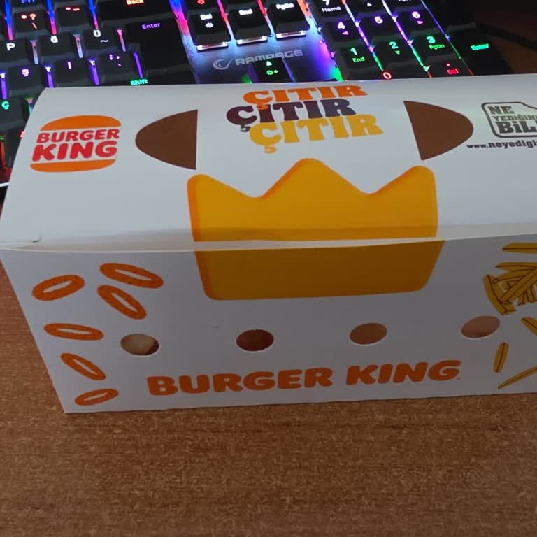 Burger King Şubesinde King Boy Patates Seçimine Karşı Küçük Boy Gönderildi