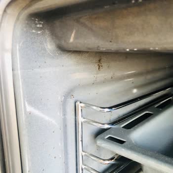 Yeni Siemens Fırın Ve Bulaşık Makinesinde Sürekli Lekeler, Servis Ücretli Temizlik Ürünü Satıyor