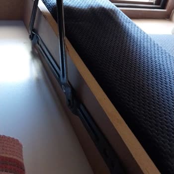 Teslimat Sonrası Mobilyalarda Hasarlı Parçalar Ve Eksik Amortisör, Şirketin Yanıtsız Tutumu