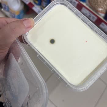 Kaymakta Küf Tespit Edildi, Ücret İadesi Talep Ediliyor