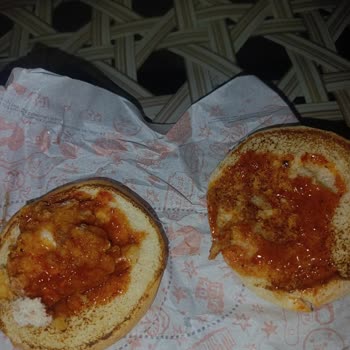 Popeyes Ve Yemeksepeti'nden Bayat Ve Eksik Ürün İçin Tam İade Talebi