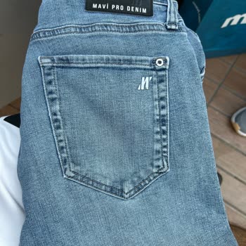 Mavi Mağazasındaki Pantolonun Kısa Sürede Yırtılması Ve Renk Solması