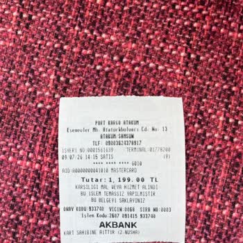 Reklamla Uyuşmayan Kalitesiz Tişörtler Ve İletişimsiz Firma
