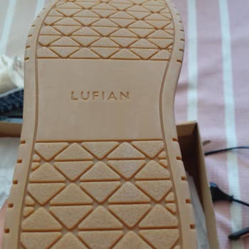 Kullanılmış Sneaker Gönderildi, Hediye Verilemedi