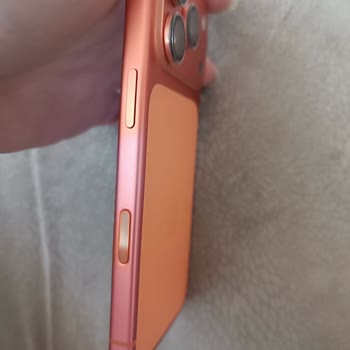 Apple İphone 17 Pro Turuncu Renkli Cihazda Erken Renk Solması
