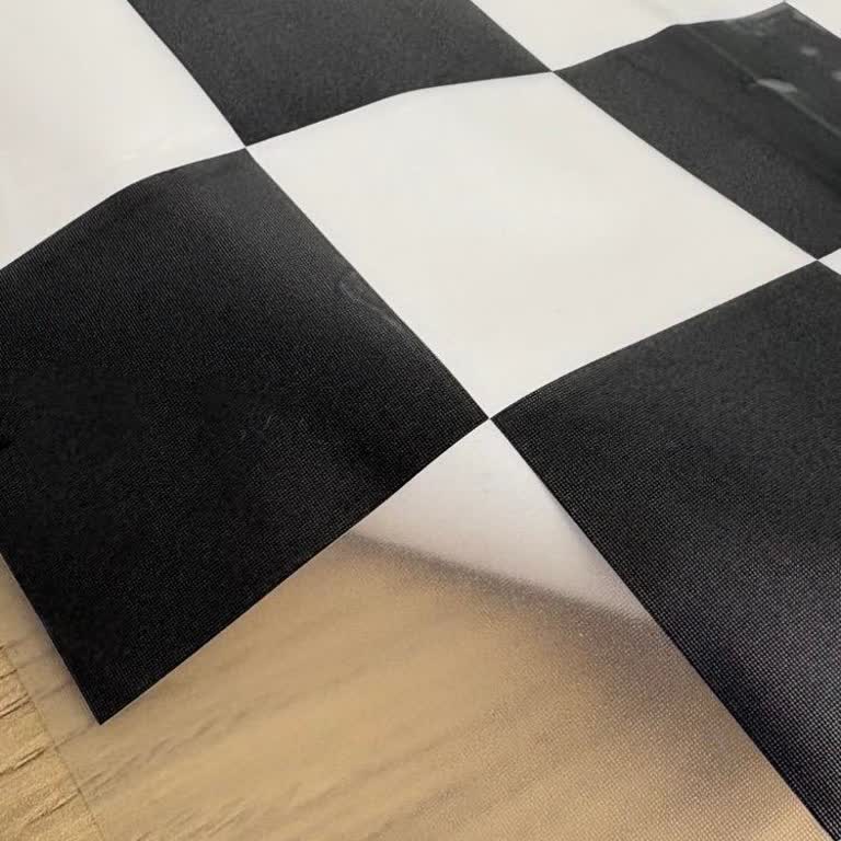 Sipariş Edilen Dama Desenli Sticker Yerine Şeffaf Sticker Gönderildi