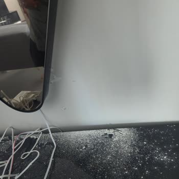 Teslimat Gecikmesi, Teşhir Ürünleri Ve Fatura Kesilmemesi Nedeniyle Yaşanan Mobilya Şikayeti