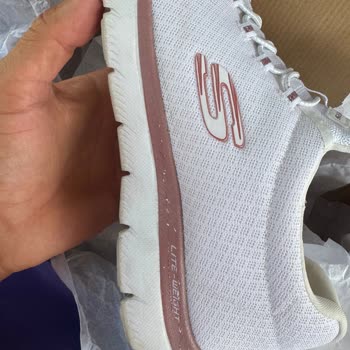 Skechers Ayakkabısında Hızlı Renk Atması Ve Çatlak Oluşumu