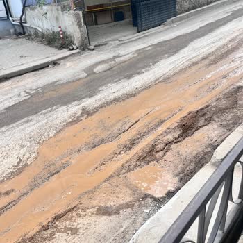 İzmir Bayraklı’da Uzun Süreli Su Kesintileri Ve Çözülmemiş Boru Çalışmaları Mahalleyi Mağdur Ediyor