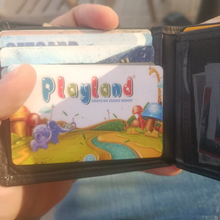 Playland Kartının Manyetizması Bozuk, Bakiye Kaybı Ve Çalışan Saygısızlığı