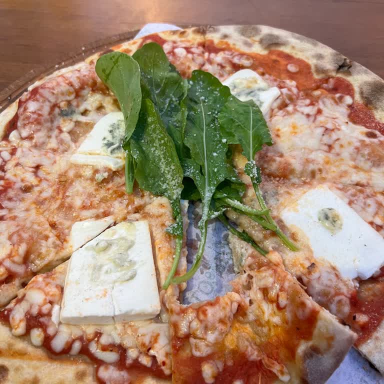 Beachpark Konyaaltı Domino's'ta 4 Peynirli Pizza Kalitesiz Ve Yanıltıcı