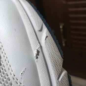 Deformasyonlu Ayakkabı İçin Decathlon'un İade Reddi Ve Müşteri Hayal Kırıklığı