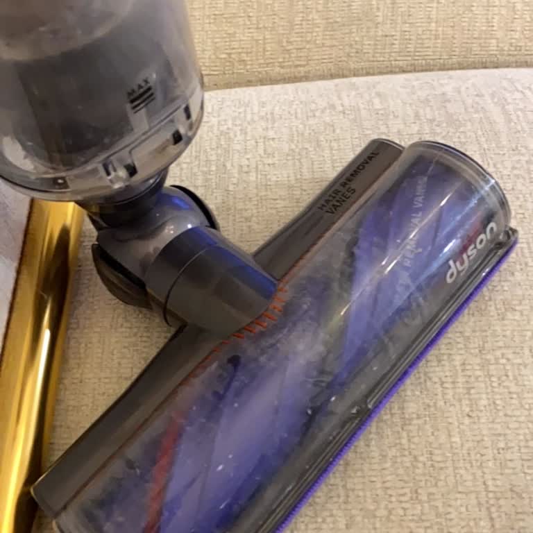 Dyson V12 Halı Başlığı Dönmüyor Yardım İstiyorum