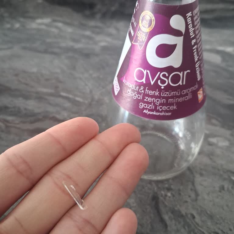 Avşar Markalı Şişe Suyunda Cam Parçası Çıktı Tüketici Güvenliği Tehlikede