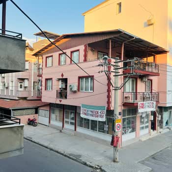 İzinsiz Kablo Montajı Balkon Duvarımdan Kaldırılmalı