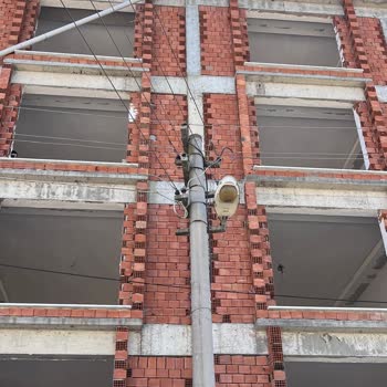 YEDAŞ Elektrik Direği İnşaatı Geciktiriyor