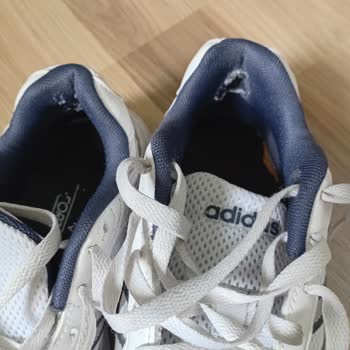 FLO Mağazasından Alınan Adidas Ayakkabısının Erken Yırtılmasına Karşı İade Talebi