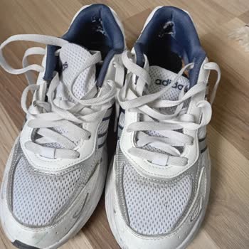 FLO Mağazasından Alınan Adidas Ayakkabısının Erken Yırtılmasına Karşı İade Talebi
