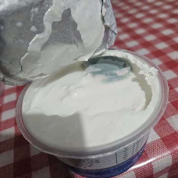 Migros Beşirli Şubesinde Son Tüketim Tarihi Öncesi Küflü Ricotta Peynir