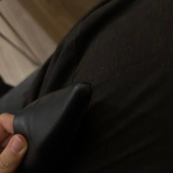 Derisi Bir Saatte Soyulan Ayakkabının Tam İadesi Talebi