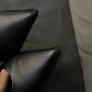 Derisi Bir Saatte Soyulan Ayakkabının Tam İadesi Talebi