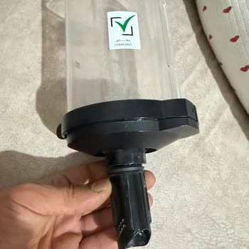 Dyson 16V Süpürge Hazne Başlığı Kısa Sürede Kırıldı Garanti Kapsamında Onarım Talebi