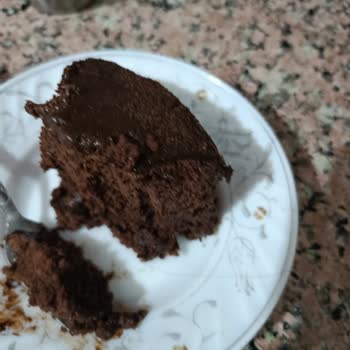 BİM Yaş Pastasından Saç Çıktı, Şikayetime Cevap Gelmedi