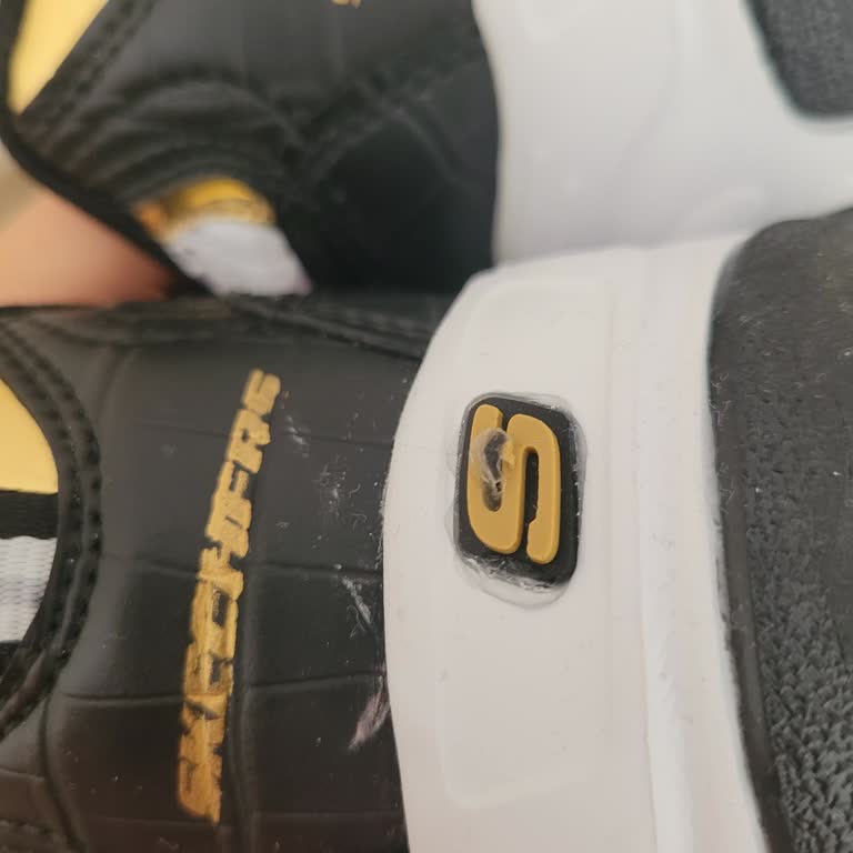 Stepturkiye Sahte Skechers Ayakkabı Gönderdi Orijinal İddiaları Yanıltıyor