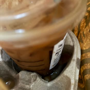 Starbucks Konacık Şubesinden Gelen Dökülmüş İçecekler Sebebiyle Mağduriyet