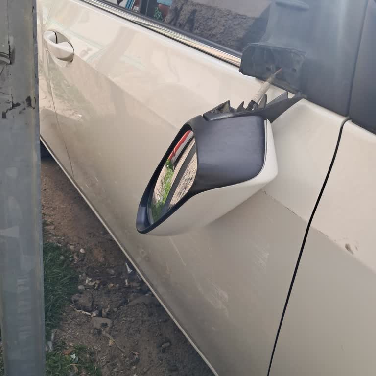 Toyota Aksoy Yetkili Servisinde Ayna Değişimi Süre Aşımı Ve Bilgilendirme Eksikliği