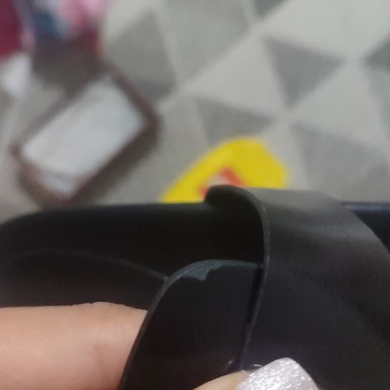 Derimod Terliği Hızla Soyuldu Ve Mağaza Yardımcı Olmadı