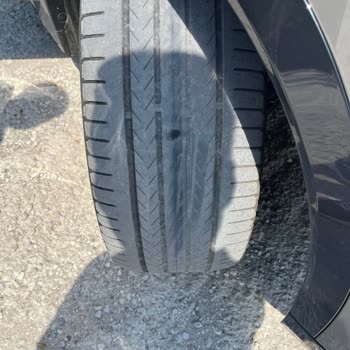 Yeni Alınan BMW X1’de Ön Lastik Aşırı Aşınması Ve Cam Tavan Problemi İhmal Edildi