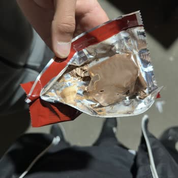 Yarım Çikolata Satın Aldım, Şok Market’te Kalite Kontrol Sorunu