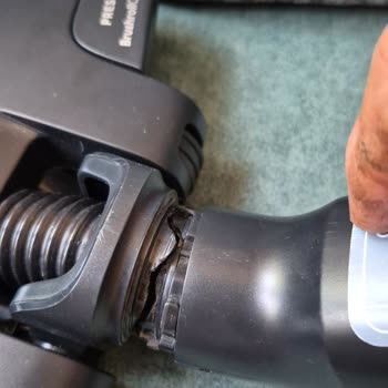 Electrolux Süpürge Başlığındaki Oynar Parçanın Kırılması Garanti Kapsamında Değişim Talebi