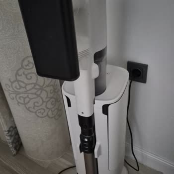 Electrolux Süpürge Başlığındaki Oynar Parçanın Kırılması Garanti Kapsamında Değişim Talebi