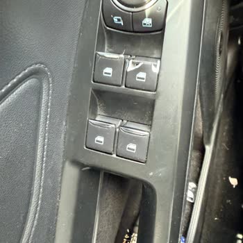 Ford Focus Kapı Otomatik Tuşunun Hızlı Aşınması Ve Kırılması
