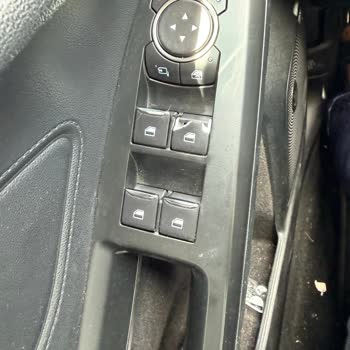 Ford Focus Kapı Otomatik Tuşunun Hızlı Aşınması Ve Kırılması