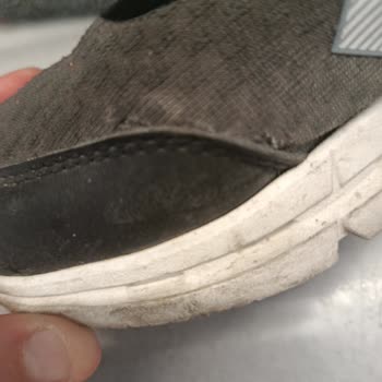 Hummel Ayakkabısının Parçalanması Ve Mağazanın Sorumluluk Almaması