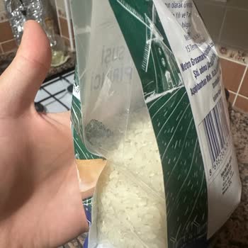 Sushi Pirincinde Kuş Dışkısı Tespiti: Metro Market Eskişehir Şubesi