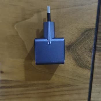 Ugreen Şarj Cihazında Lekelenme Ve Aşırı Isınma, Amazon Garanti Talebinde Yanıltıcı Yönlendirmeler
