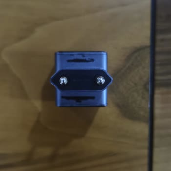 Ugreen Şarj Cihazında Lekelenme Ve Aşırı Isınma, Amazon Garanti Talebinde Yanıltıcı Yönlendirmeler